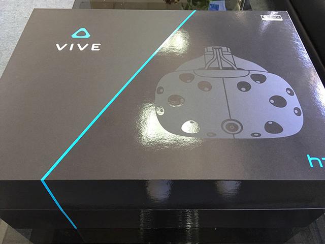 微加科技VR技術(shù)團隊HTC Vive 開箱體驗